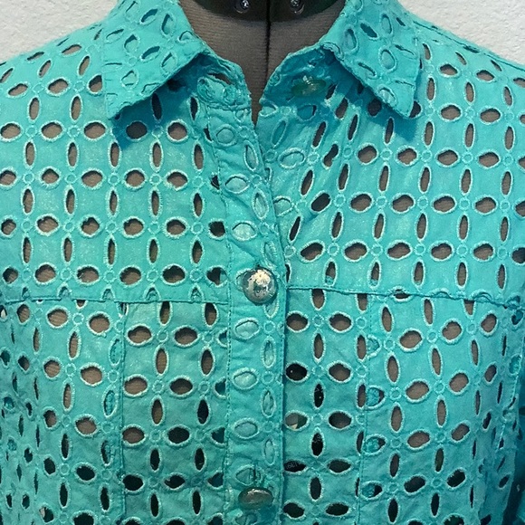 🦋Draper’s & Damon’s Petites Eyelet Blouse 🦋 - Picture 2 of 7